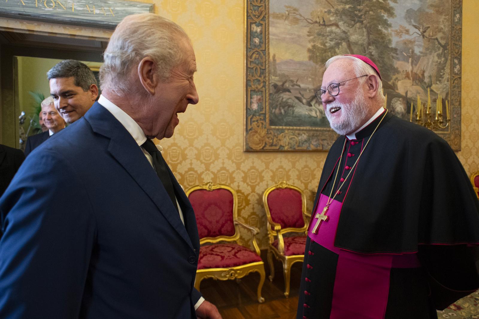 69047df019ff25b502f34dfa_pro-YNL0RX0B